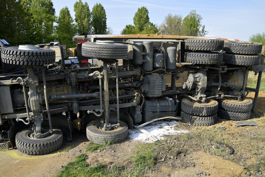 Schwerer VU LKW Zug Bergheim Kenten Koelnerstr P240.JPG - Miklos Laubert